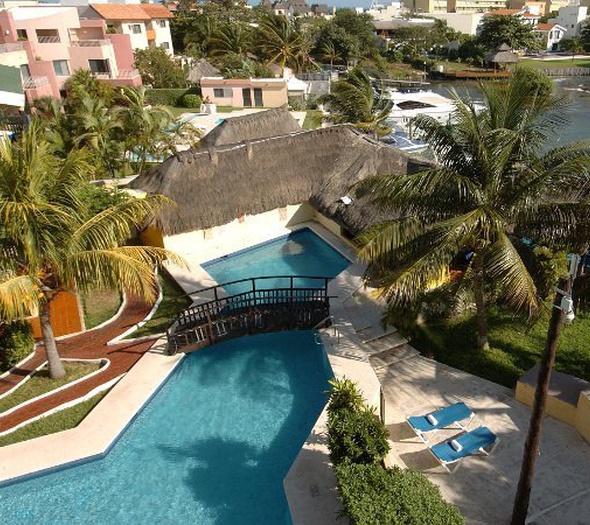 Бассейны Отель Faranda Imperial Laguna Cancún Канкун