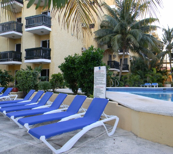 Терраса солярий Отель Faranda Imperial Laguna Cancún Канкун
